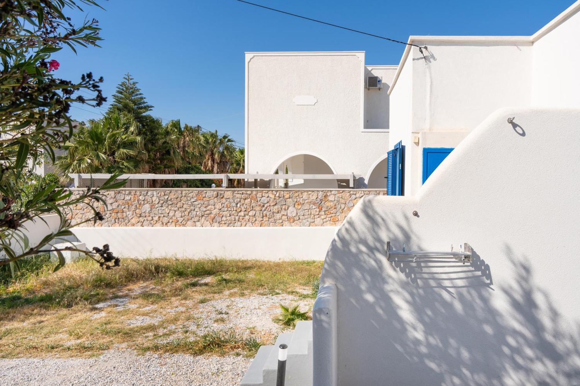 شقة Aegean Blue Santorini Perissa المظهر الخارجي الصورة